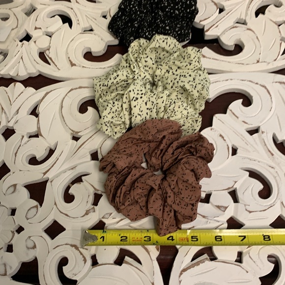 Bundle of 3 Oversized Hair Scrunchies Black, Yellow, and Brown NIB - Picture 8 of 8